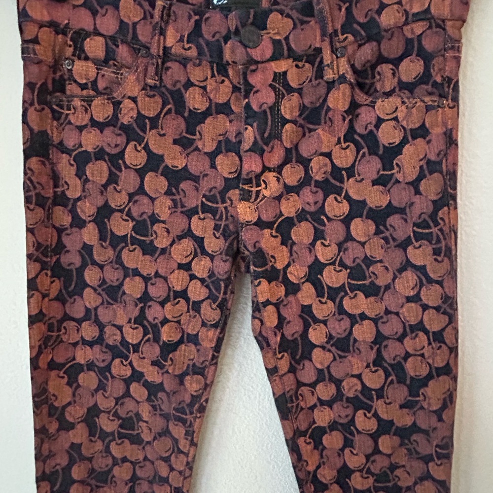 🍒 MOTHER Women Skinny Jeans The Looker Unique Cherry Print Size 27 Super Cute! 🍒 - Picture 2 of 9